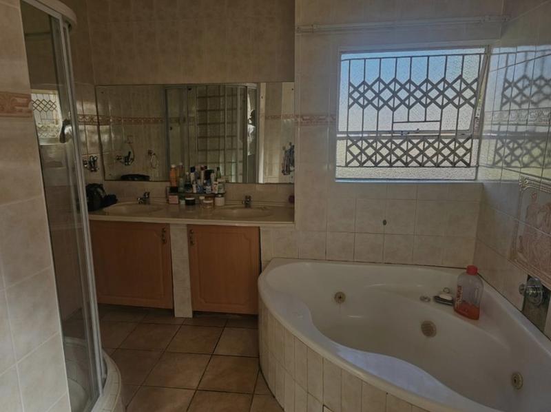 5 Bedroom Property for Sale in Mmabatho North West